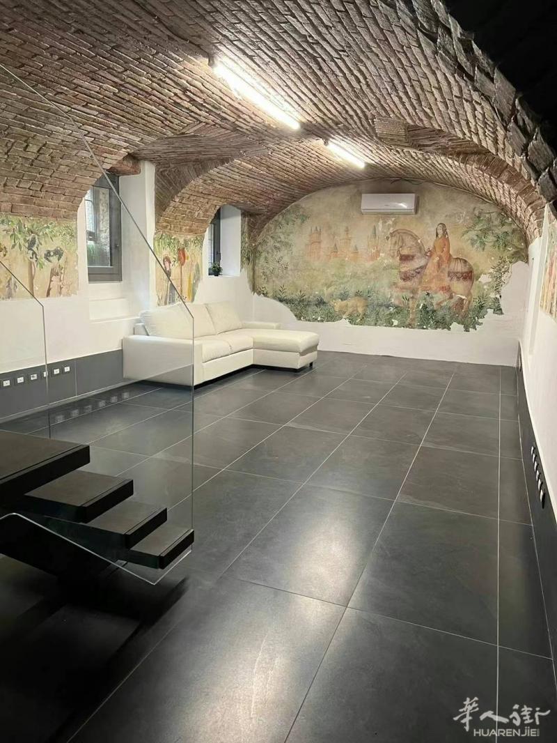 米兰Brera区域出售110平米loft公寓