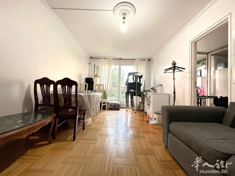 93区 Aubervilliers 离地铁 12线 “Aimé Césaire” 7分钟，公寓两室一厅 出售