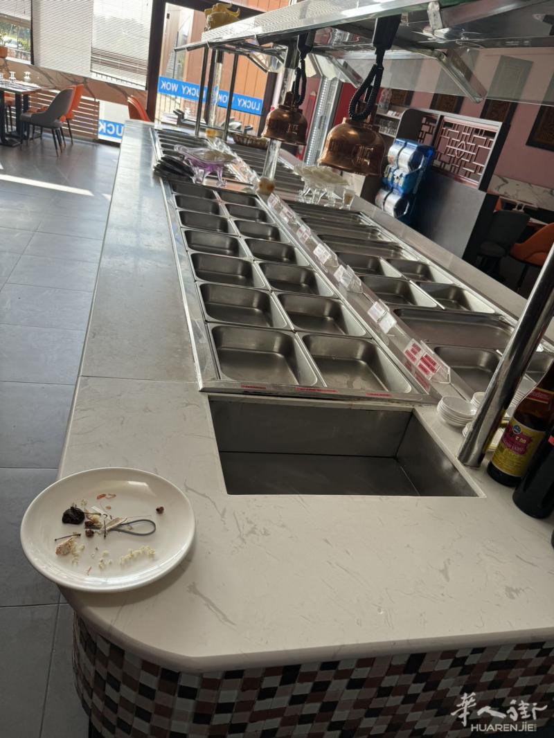 乡下二手货餐台出售七层新，价格好说，有需要的朋友联