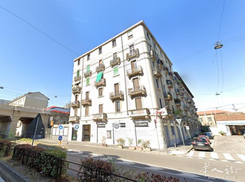 ROVERETO区域 - VIALE MONZA 109号
