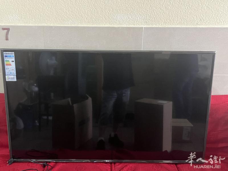 本人出售一台LG牌子的电视机55寸的。全新的没有用