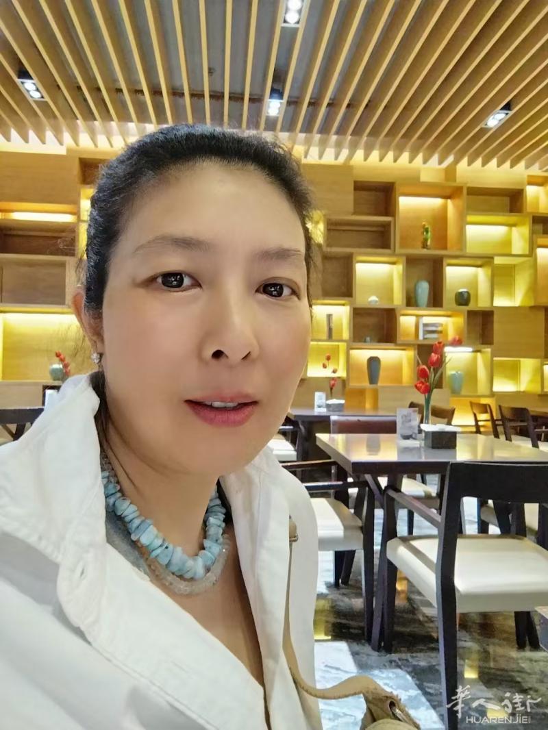 🌟 明明生命能量训练工作室 🌟 在浪漫的巴黎，欢迎您踏上身心灵和谐之旅，体验无与伦比的生命丰盛！明明生命能量训练工作室是您灵魂重塑的圣地。在这里，我诚挚地为