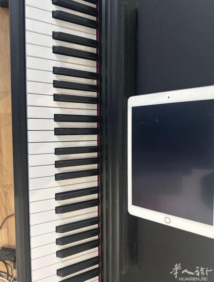 650欧，不议价，需自提。 感兴趣请私信哦。  Yamaha Arius YDP