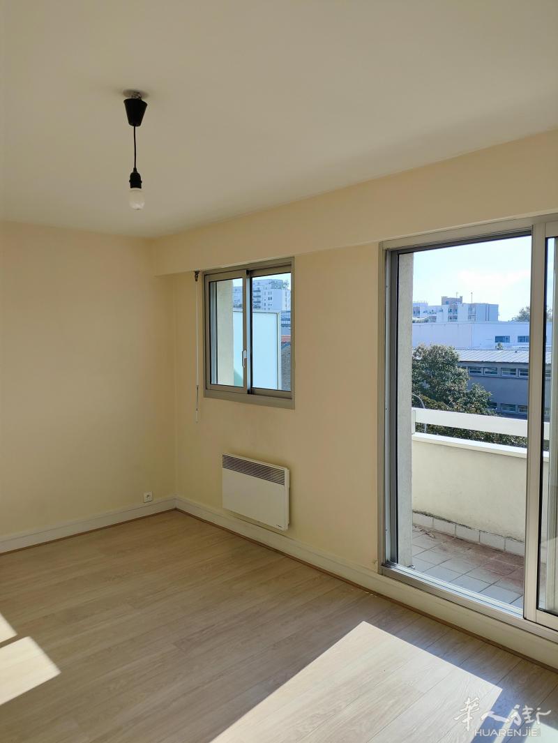 92省Courbevoie 全新29平studio有阳台+车位+地窖