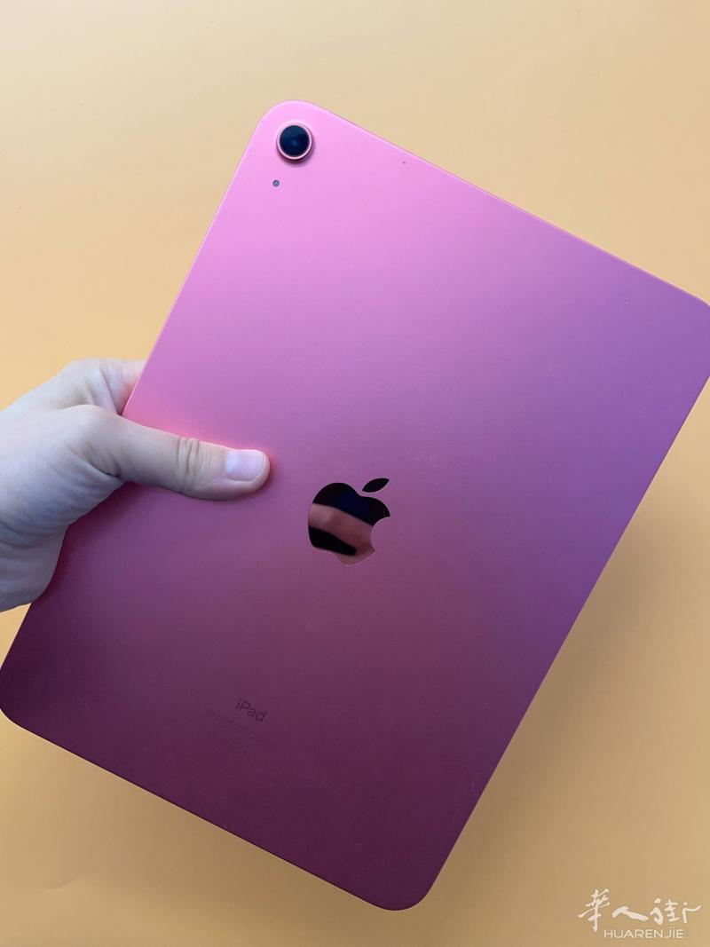 现出一台 ipad 10 ， 64Go ， 9成新，电池99%