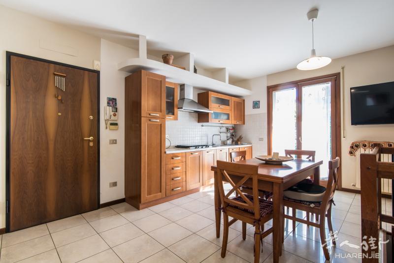Selvazzano Dentro 三室一厅两卫 私人花园 168000€