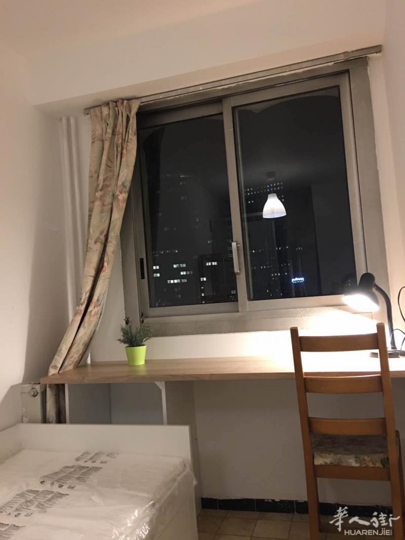92 Courbevoie，在la defense里, 单独studio