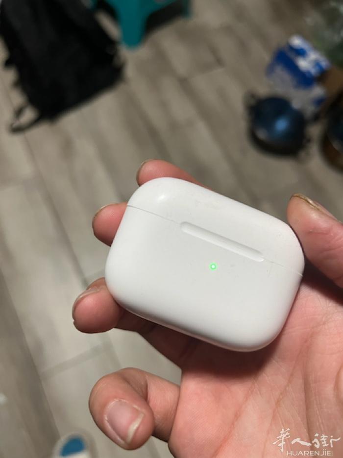 卖二手苹果耳机用了一个月 90出了 wx：fjh_0907