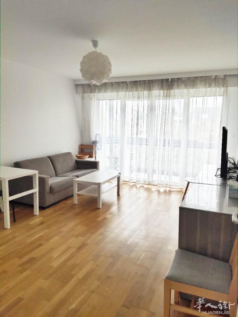 1100欧 92省rueil malmaison 近la defense 45平两居室