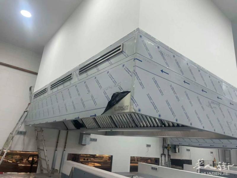 专业安装餐馆烟囱工程，带证书