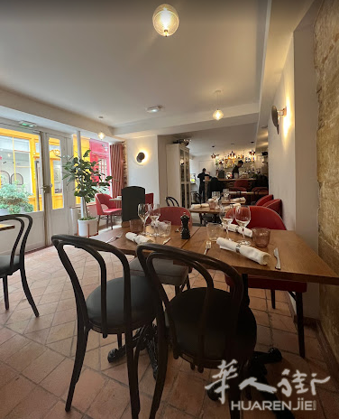 3区蓬皮杜中心街区Rue St Martin靠近Leroy Merlin一个商廊里15米大门面40多座餐馆(有大烟囱)低价拍卖