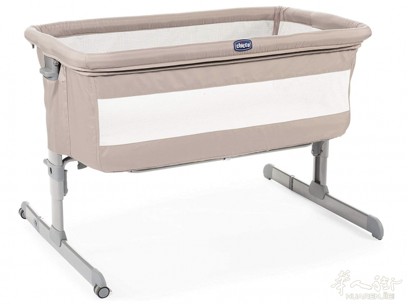Chicco Next2Me婴儿床带床垫，兼容不同床，可调节高度，倾斜，空气流通良好，含床垫.  基本全新！（带包装盒）