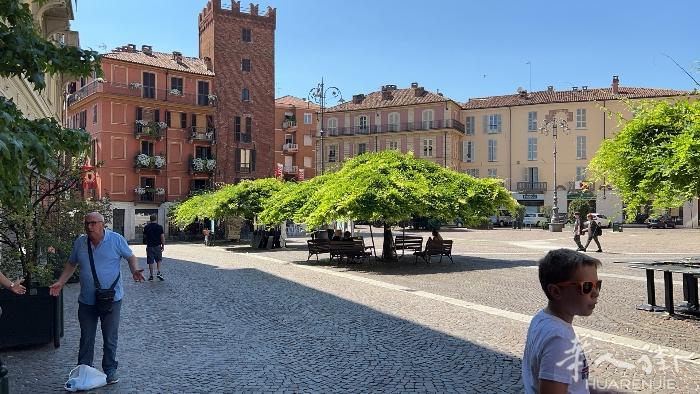 ..收邮局卡、二手居留抵达开着..关掉.网店使用联系.微信扫码