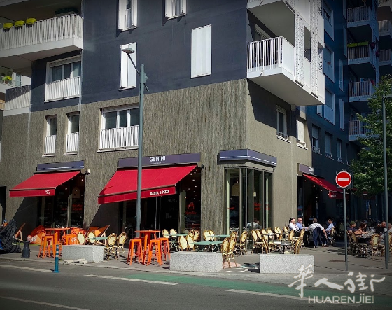 14号地铁Mairie de St-Ouen 市政府对面新办公及住家区老外200平110座拐角餐馆(有4号酒牌有大烟囱)低价拍卖