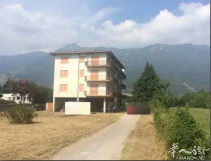 【拍卖房】Chiuppano, Vicenza 出售公寓 	•	3室1厅1卫