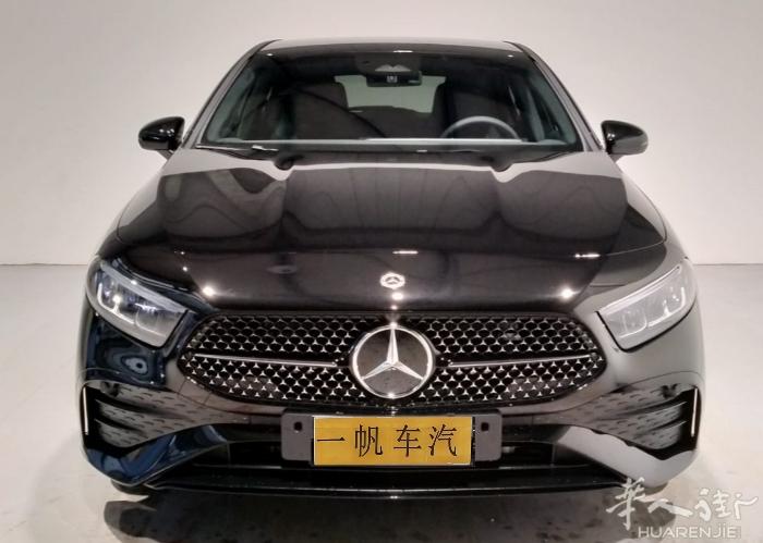 一帆新到 奔驰 a180 2023 2.0动力柴油自动挡 116cv 配置 导航