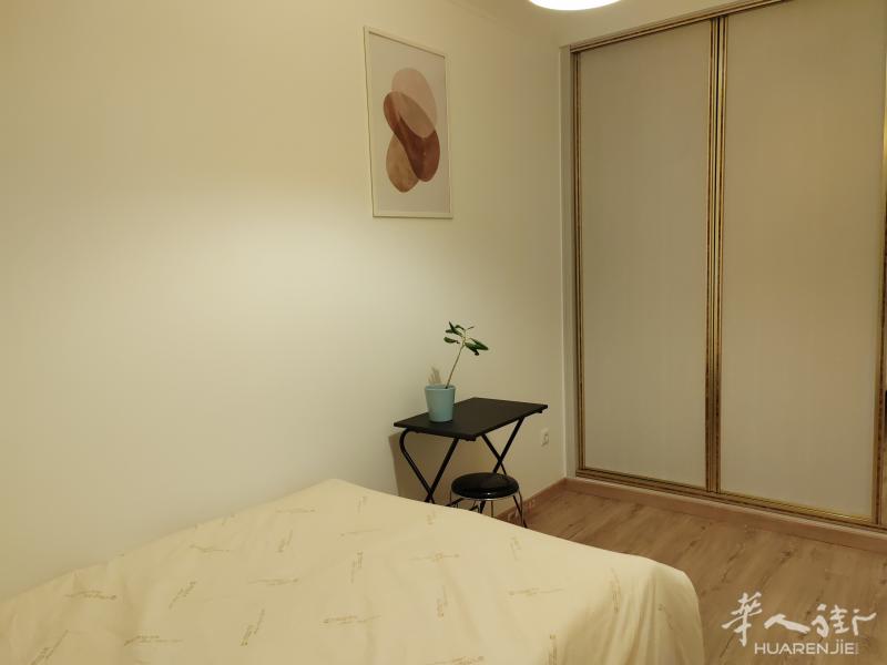 15区 近T3a线porte Brancion站 37平一室一厅（或两居室）