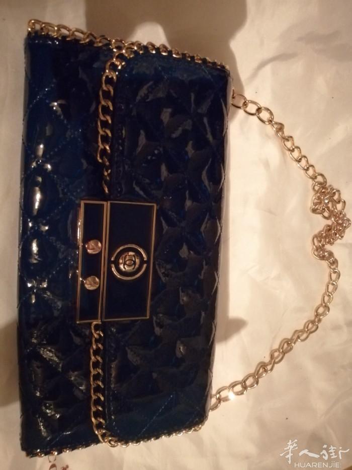 9成新 Chanel蓝色迷你单肩女包，购买于 La Fayette. 有意者请0