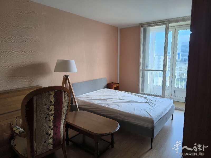 92省Nanterre 近巴黎十大 18平单间分租男生 立即起租