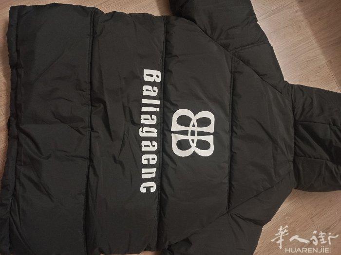 中国带出来全新我儿子小了所以卖掉15欧元。8到11岁穿电话0652268711谢
