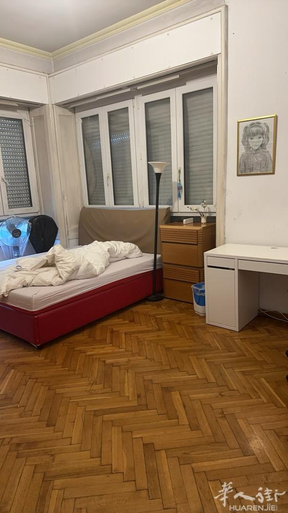 via Giambellino 90 milano 一个大房间出租，爱干净，讲卫