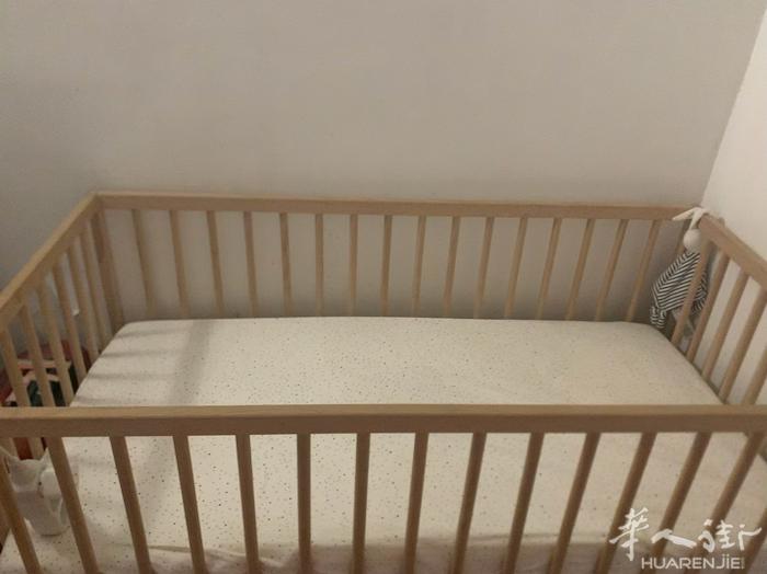 婴儿床+床垫 50欧 99新 没用过 13区 自取