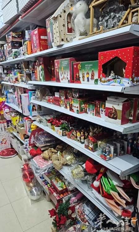 北部靠近法国边境，20多年百元店100平+80仓库