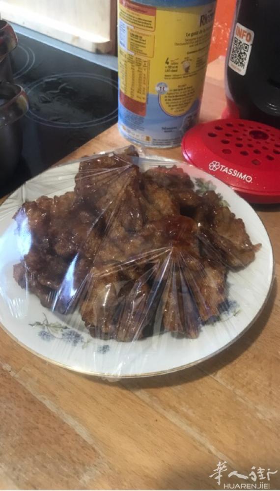 锅包肉22€一份。
