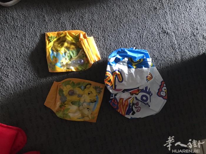 0到3岁游泳衣服€10游泳器€5女孩衣服1到5岁全部€30