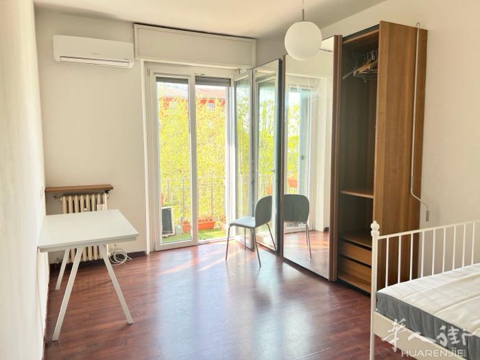 （出租）紫线地铁marche两室一厨一卫 地址：Viale Zara 108,