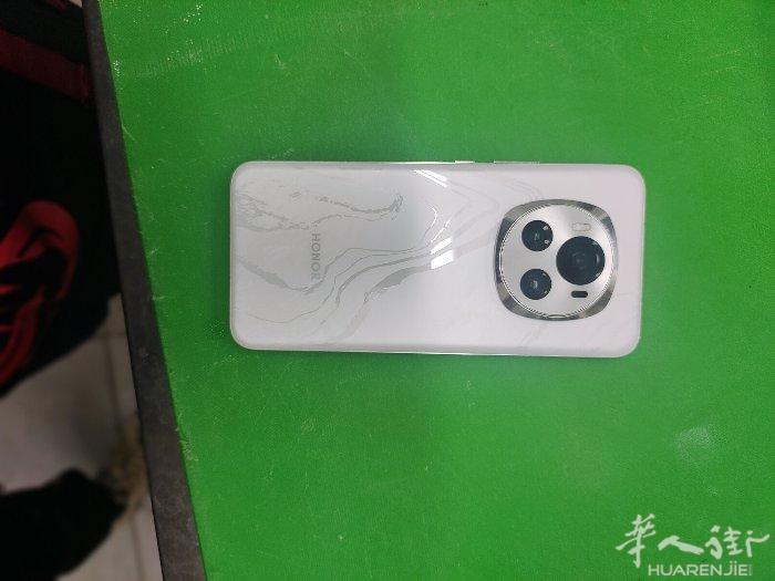 荣耀magic6 16+256g内存，双卡双待，€180