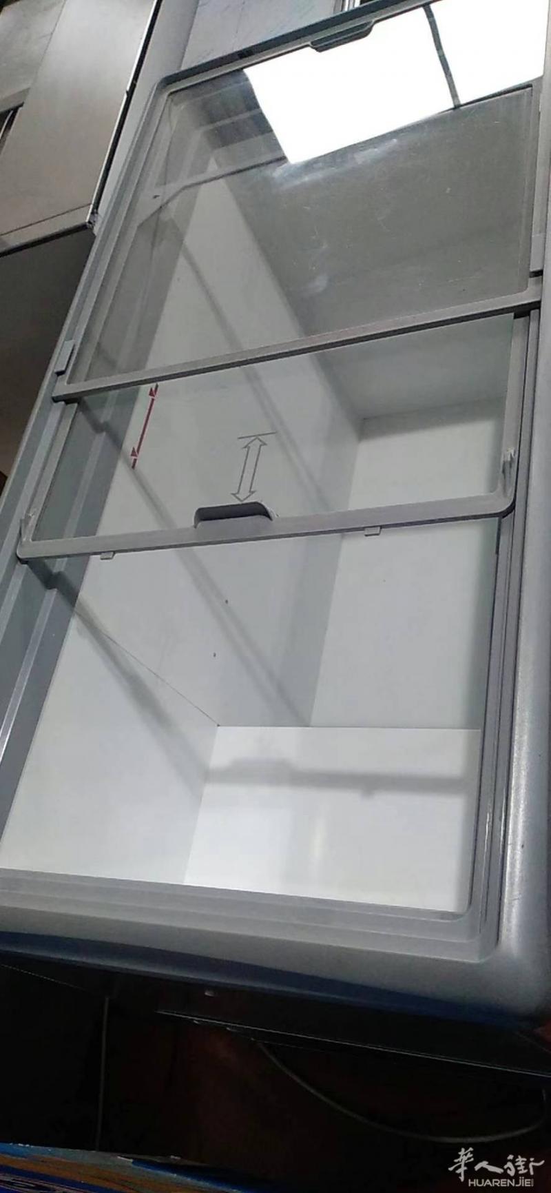 冰柜520欧（不加税价格）出售，尺寸长1270宽6