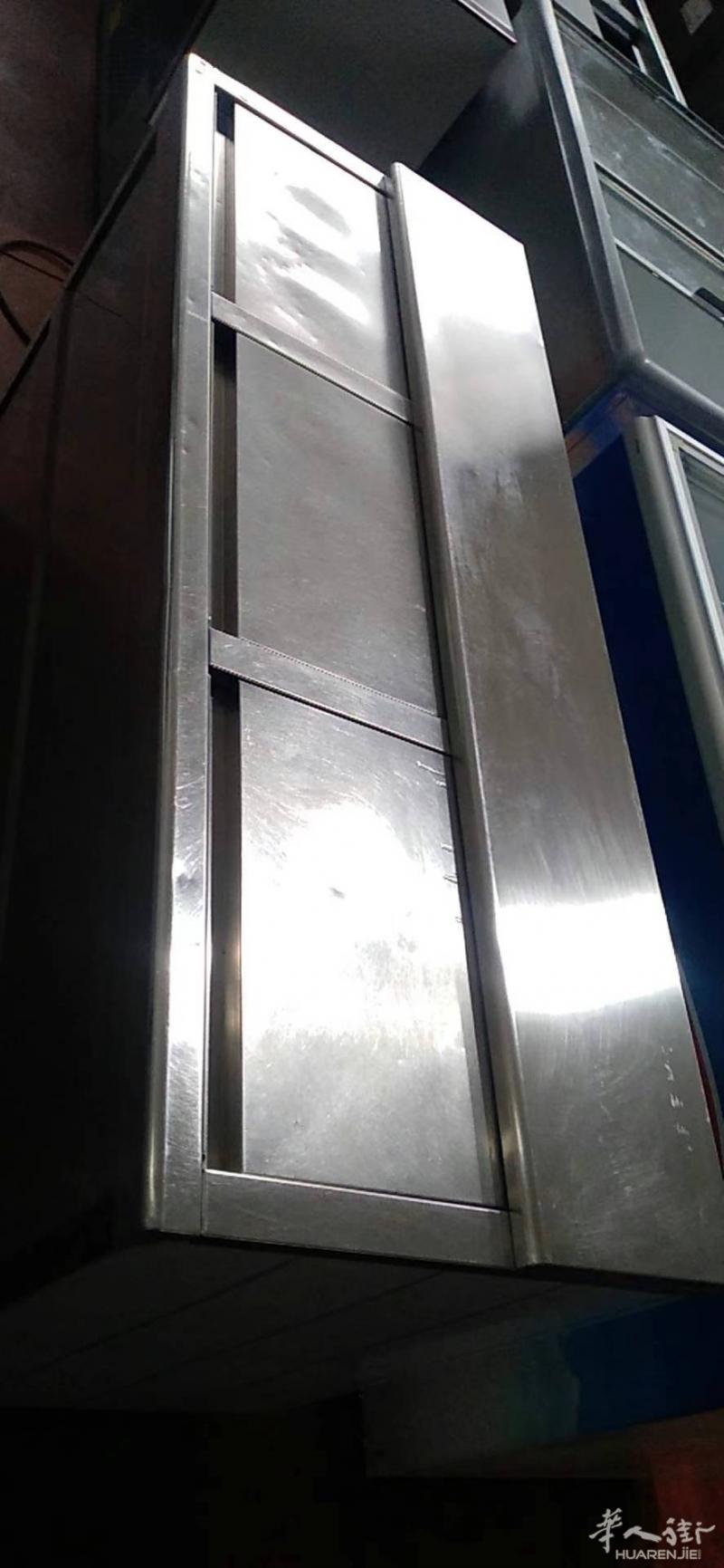490欧（不加税价格）出售，尺寸长1500宽560