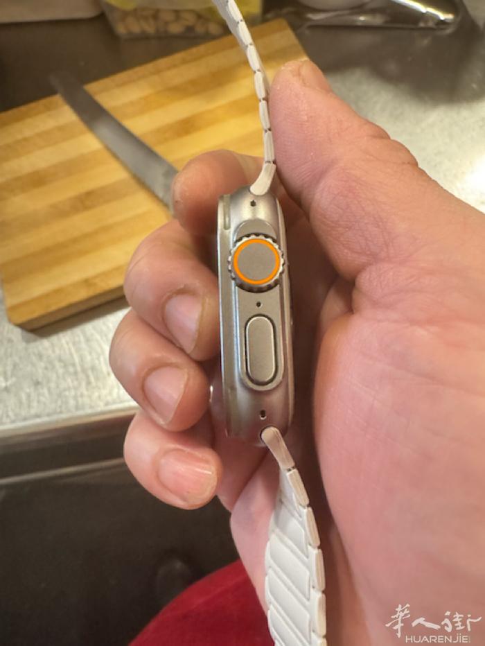 9成新刚过质保期，好几条表带送