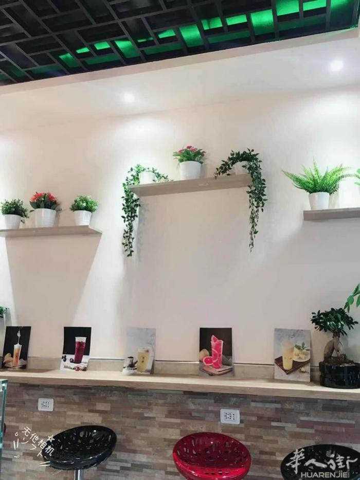 佛罗伦萨，sggina 奶茶店转让 因店人手不够奶茶店可改(手机店，美容，服装，
