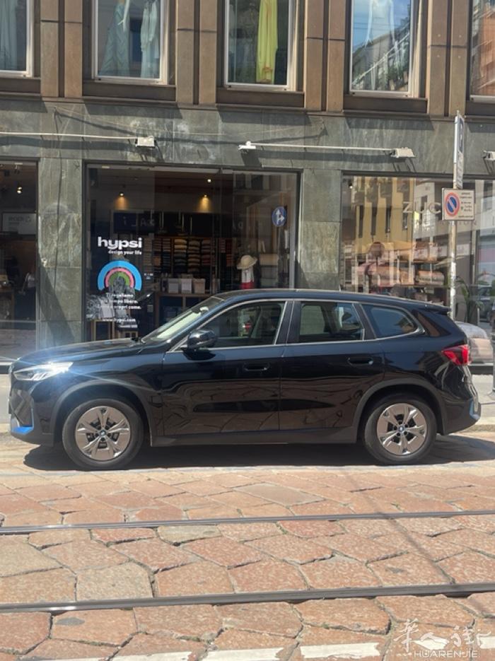 米兰出租车 电话：3318024083 微信：wykmilan 24小时接机、送
