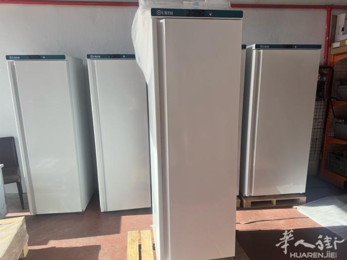 全新单门冷藏，冷冻冰箱。厨房/商超 多种尺寸可供选择 价格公道。实体店地址 Ca