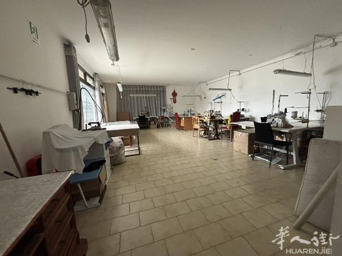 rovigo家庭式工厂转让，楼上住家，楼下工厂