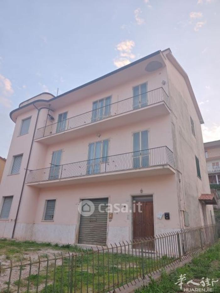 Vendesi Intera Villa ad Orte (Viterbo)