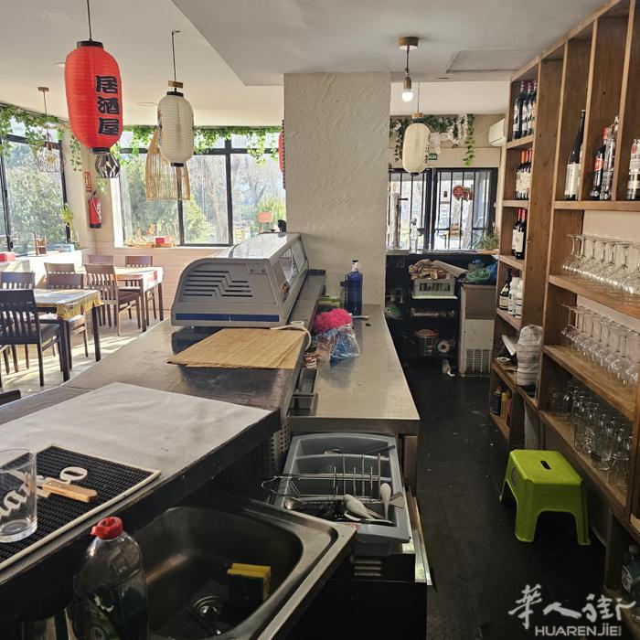 Móstoles （好店急转） 马德里Móstoles 市中心好店面便宜转让。位
