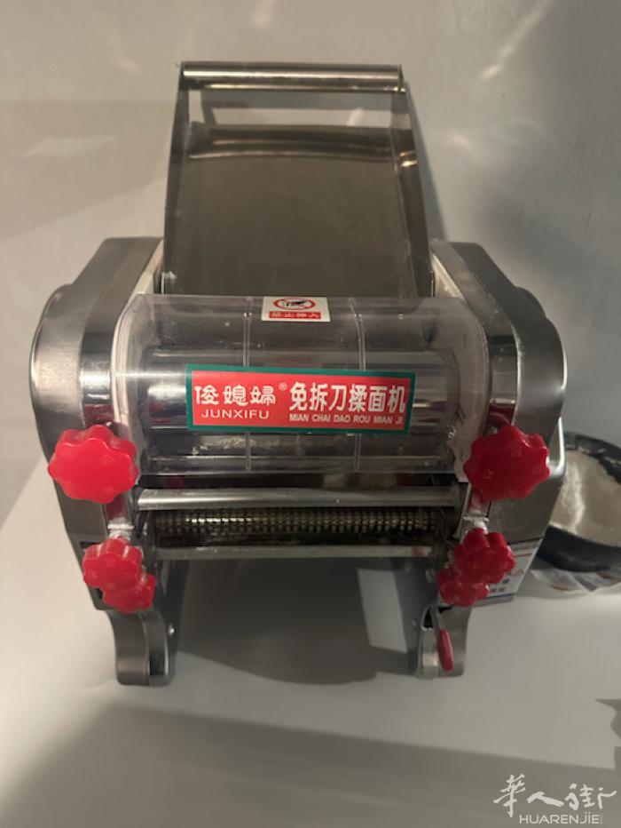 出二手压面机 煮面炉 商用电磁炉