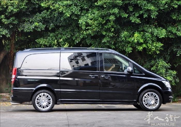 Conegliano 、Treviso 八座商务车，威尼斯机场接送，米兰领使馆、