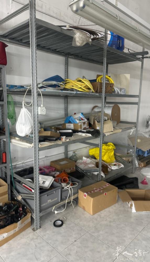 工厂手工桌，推车，油漆架，挂包架等等….便宜出白菜价3883737609