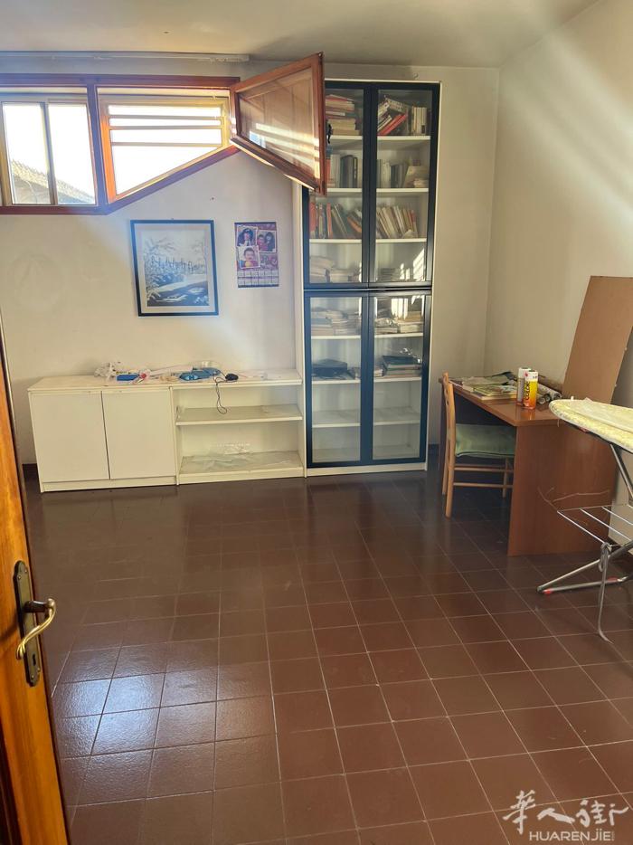 房东直接出租的房子🏠商店和住家一体：楼上住家290平方，店面1200平方（可以