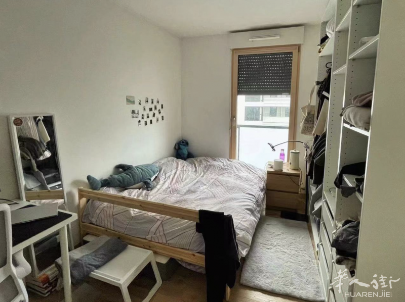 大巴黎92省Colombes - T2 Parc Pierre Lagravère 61平2室1厅有阳台 1600€含charges 集中供暖热水带电梯
