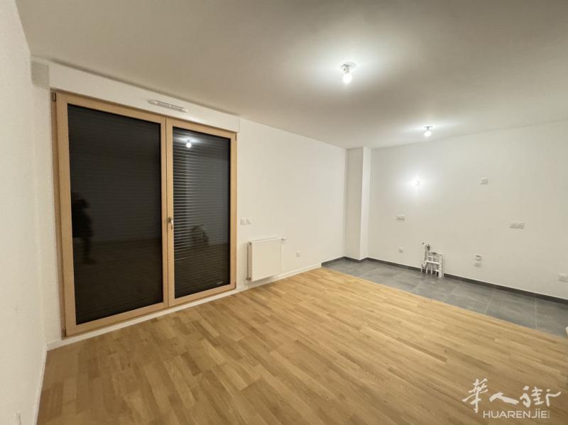 大巴黎92省Rueil-malmaison - 63平3室1600€含charges 0层双车位带阳台花园 ⚠️不带家具 即日起租
