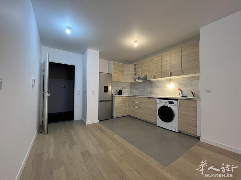 大巴黎92省Clichy - 65平2室1厅 2000€含charges 朝院内安静安全区域 中央供暖供热水 家具齐全拎包入住 1.20起租