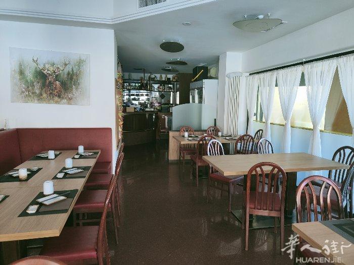 bolzano市内餐馆转让，楼下就是poli公司，有停车位，有terazza。有