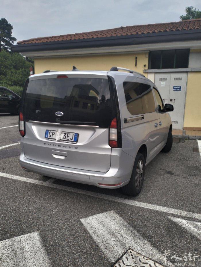 米兰出租车🚕  机场接送 各大城市长途包车价格合理  3778301661