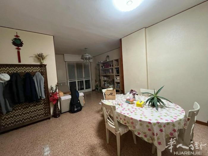 正规住家房间出租，米兰球场区份（San siro Stadio 紫线地铁站，步行